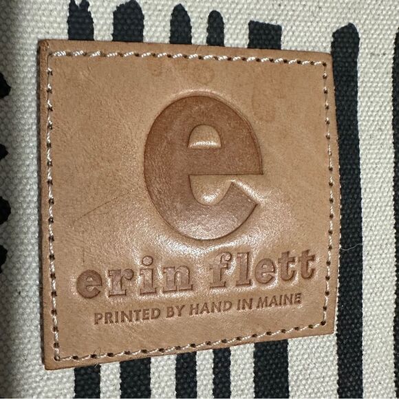 Erin Flett Worn Black Brush Mod Tote – Handcrafted Artistry - Picture 16 of 17